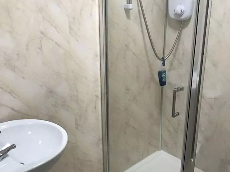 مسافرخانه Kennedy S Pub Drumcondra