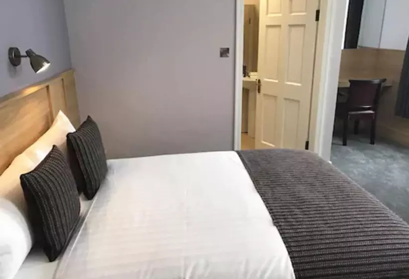 مسافرخانه Kennedy S Pub Drumcondra