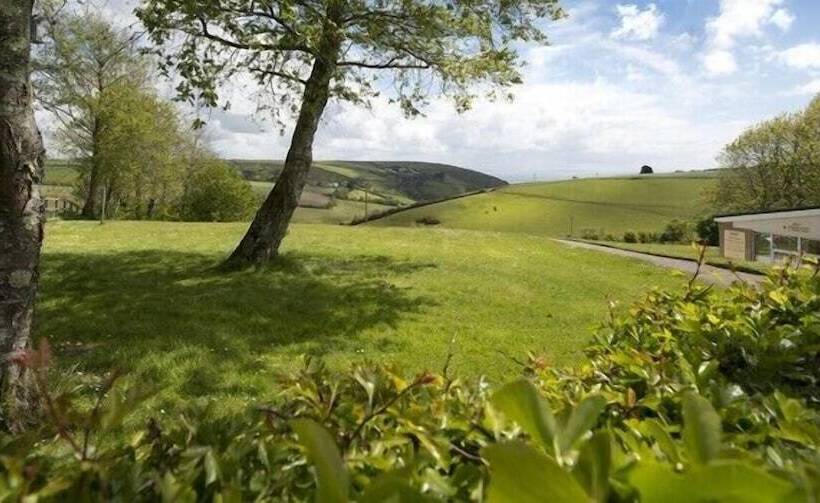 Отель Killigarth Manor Holiday Park