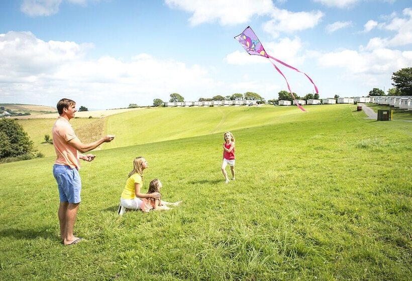 Отель Killigarth Manor Holiday Park