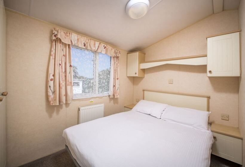 Отель Killigarth Manor Holiday Park