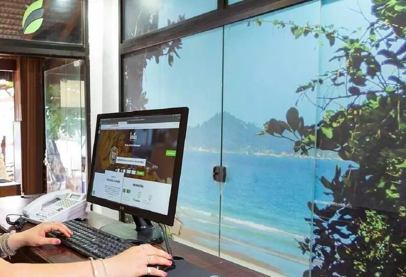 Hotelli Lonier Praia Inn Flats