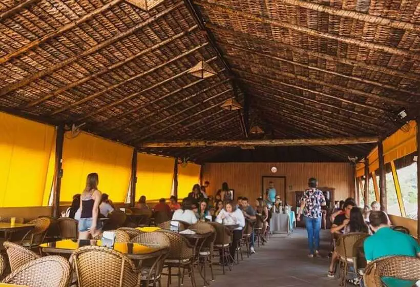 Hotelli Lonier Praia Inn Flats