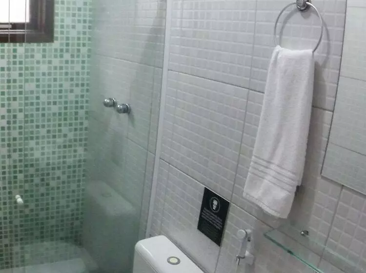 Hotelli Lonier Praia Inn Flats