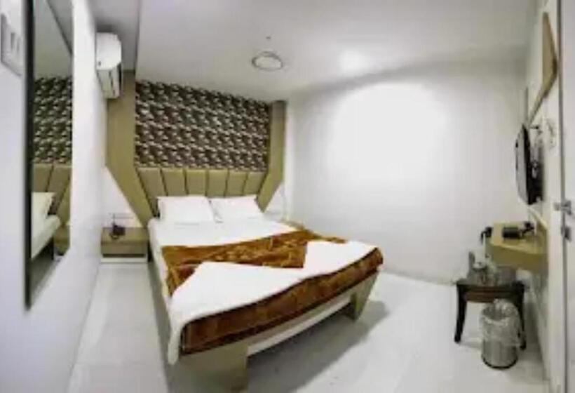 Отель Pearl , Vashi