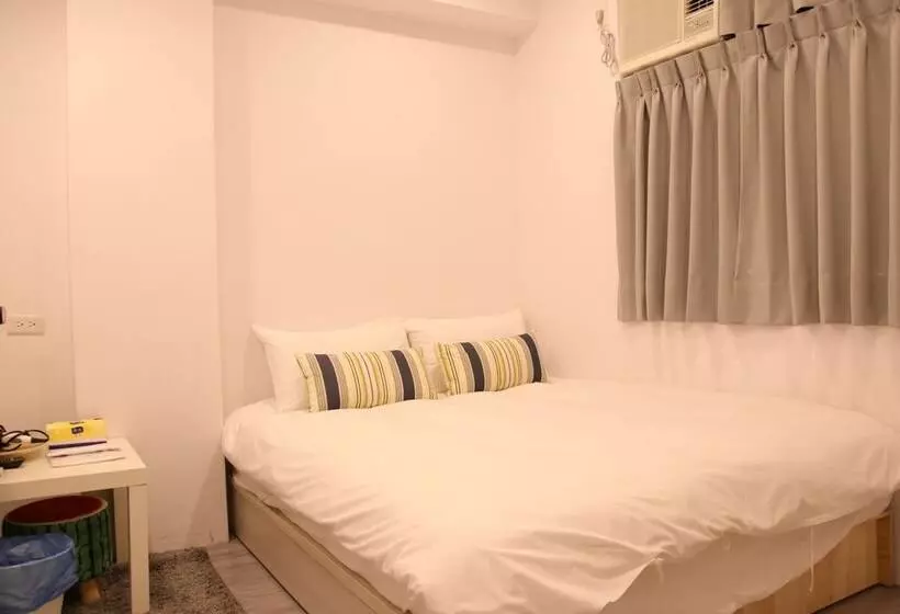 پانسیون Fengjia Base14 Hostel