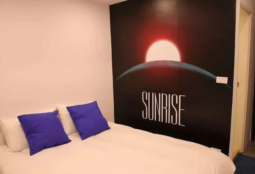 پانسیون Fengjia Base14 Hostel