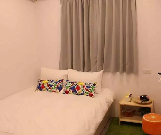 پانسیون Fengjia Base14 Hostel