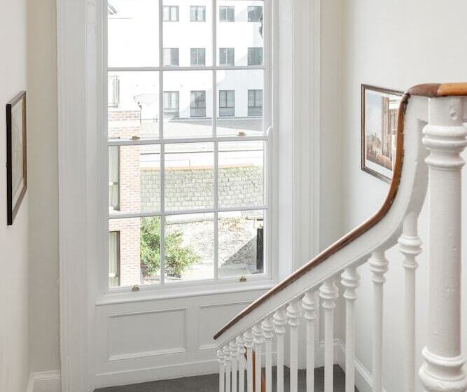 膳宿费 Gardiner Lodge