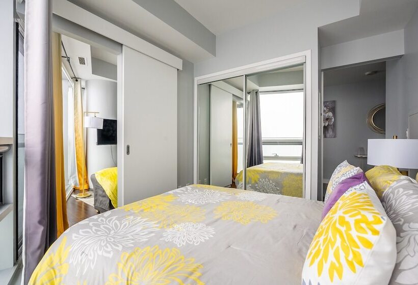 Globalstay. Maple Leaf Square