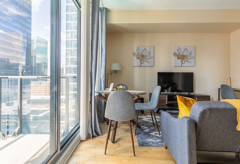 Globalstay. Maple Leaf Square