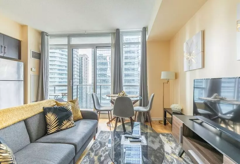 Globalstay. Maple Leaf Square