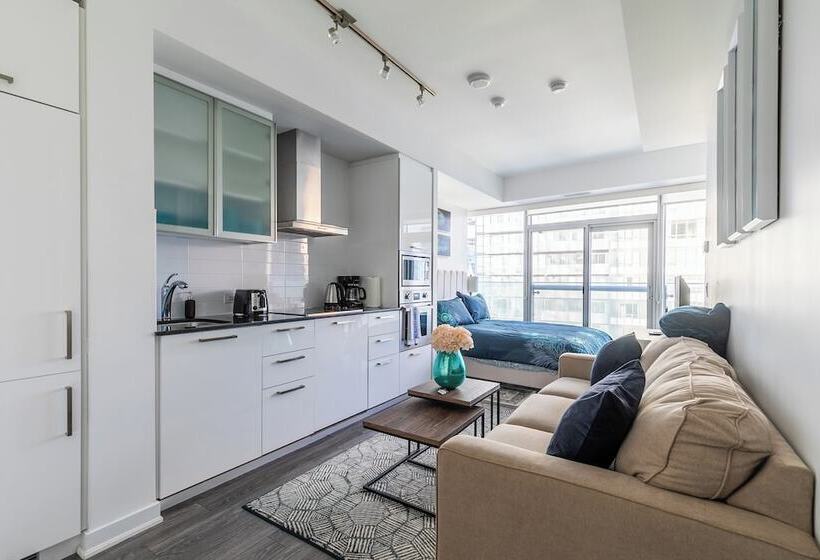 Globalstay. Maple Leaf Square