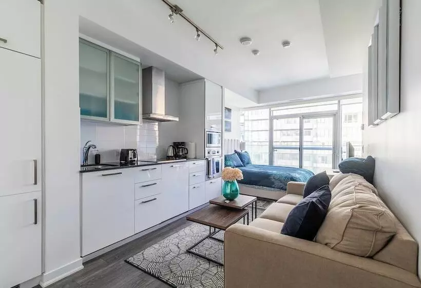 Globalstay. Maple Leaf Square