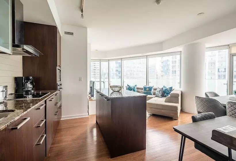 Globalstay. Maple Leaf Square