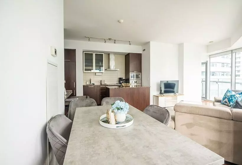 Globalstay. Maple Leaf Square