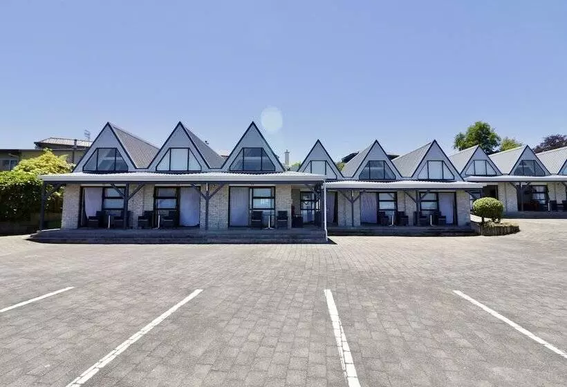 ホテル Gables Lakefront Resort