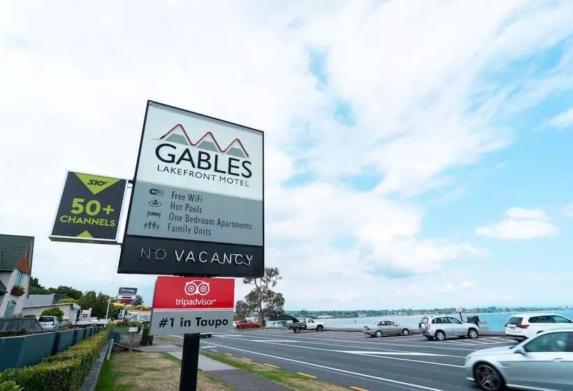 ホテル Gables Lakefront Resort