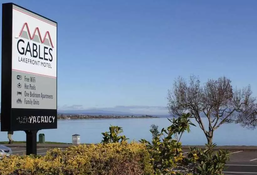 ホテル Gables Lakefront Resort