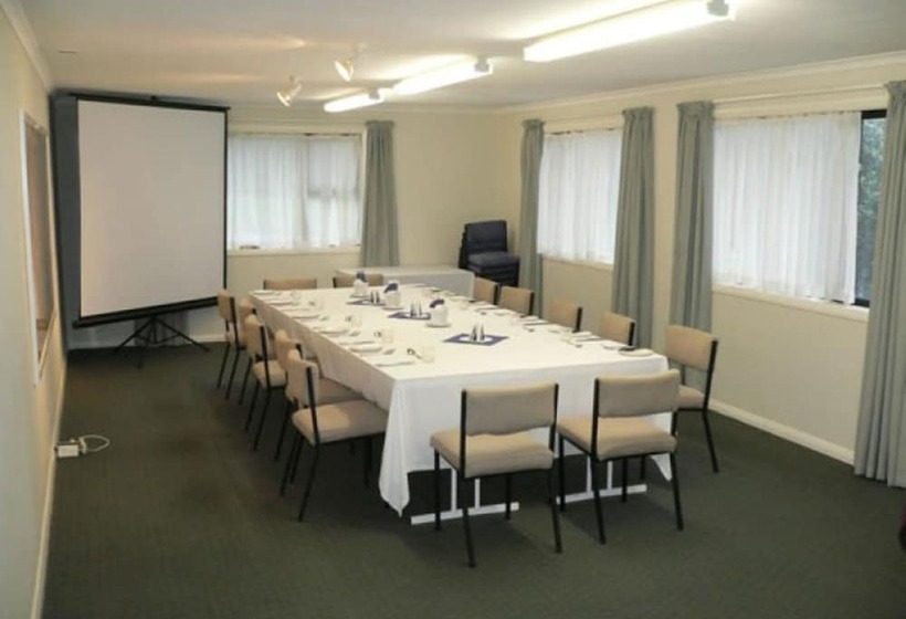 Отель Aotea Lodge