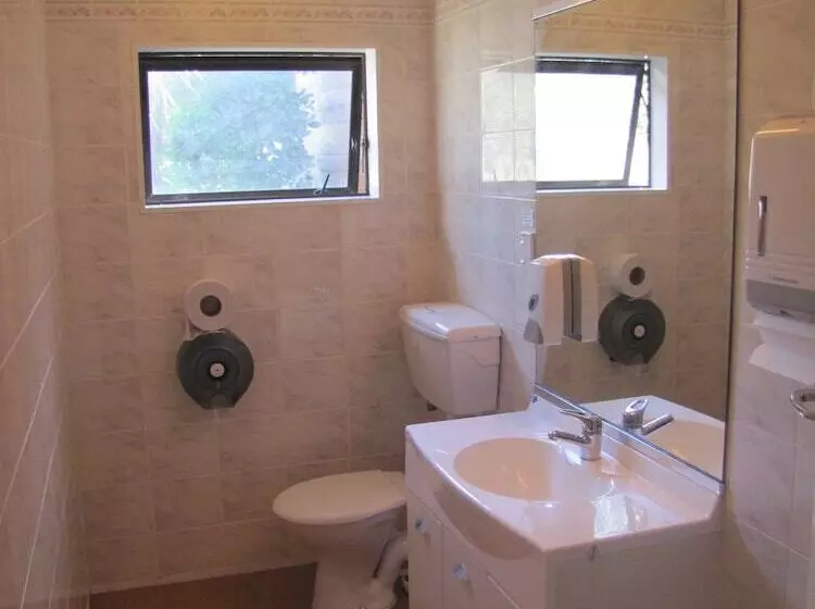 Отель Aotea Lodge