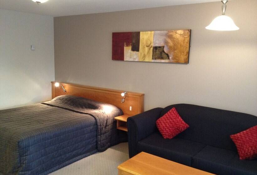 Отель Aotea Lodge