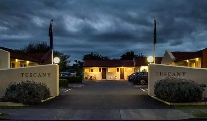 هتل Bella Tuscany Motor Lodge