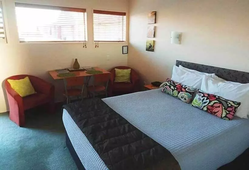 هتل Bella Tuscany Motor Lodge