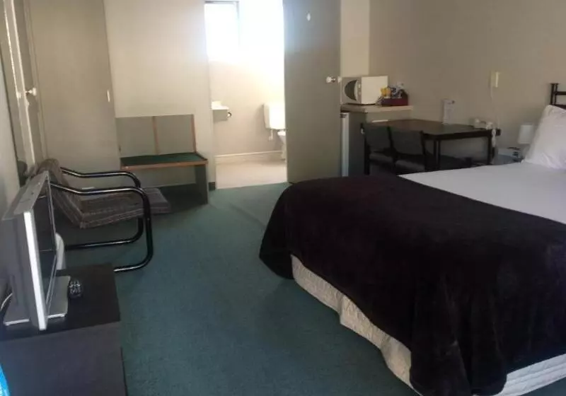 Отель Durham Court Motor Inn