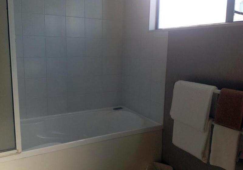 בית מלון כפרי Durham Court Motor Inn