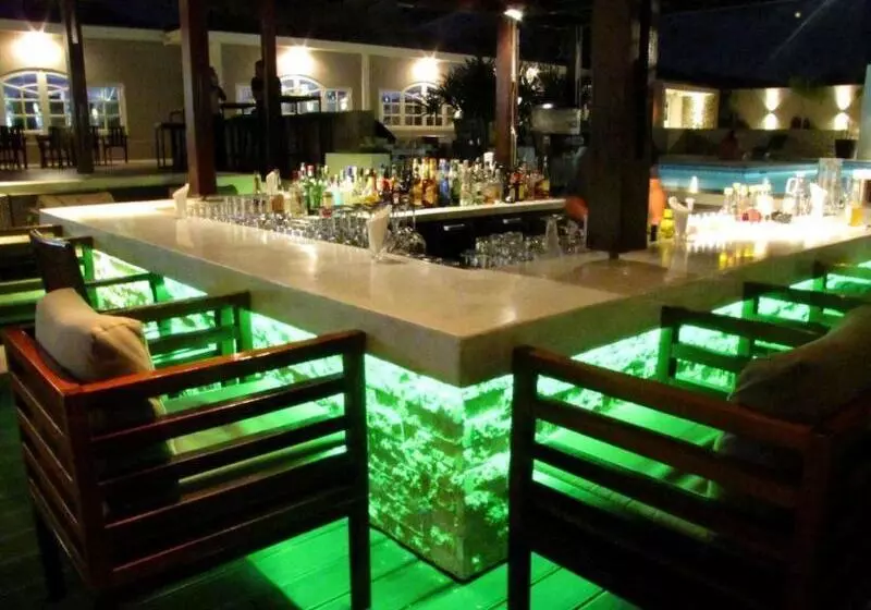 Trupial Hotel & Casino