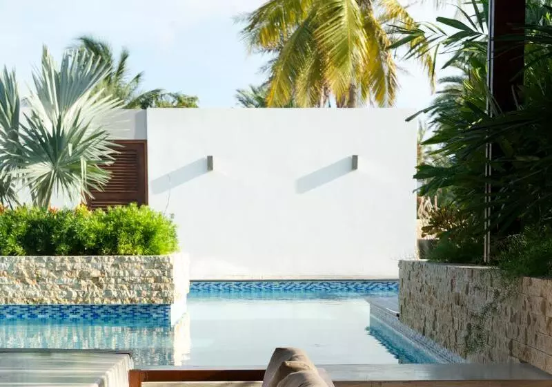 Trupial Hotel & Casino