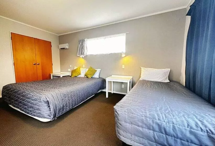 Kingswood Manor Motel