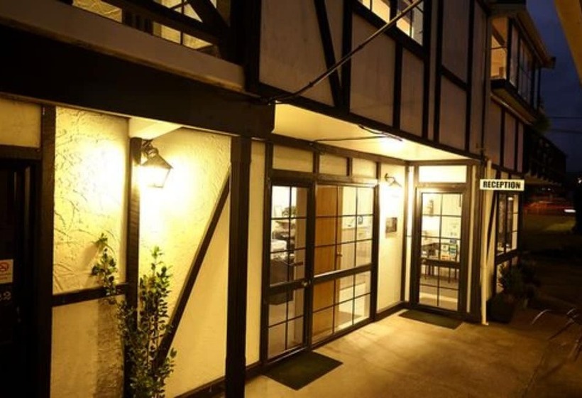 Kingswood Manor Motel