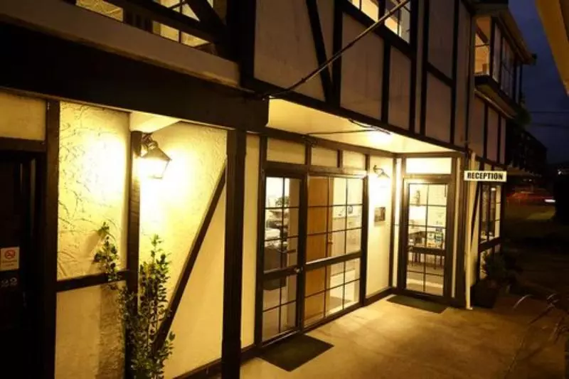 Kingswood Manor Motel