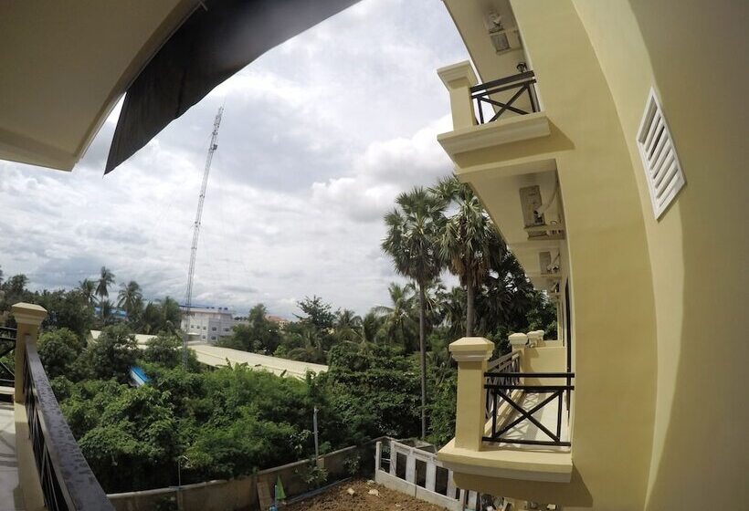 Blue Diamond Guest House   Hostel