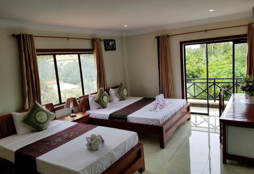 Blue Diamond Guest House   Hostel