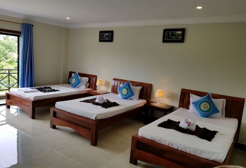 Blue Diamond Guest House   Hostel