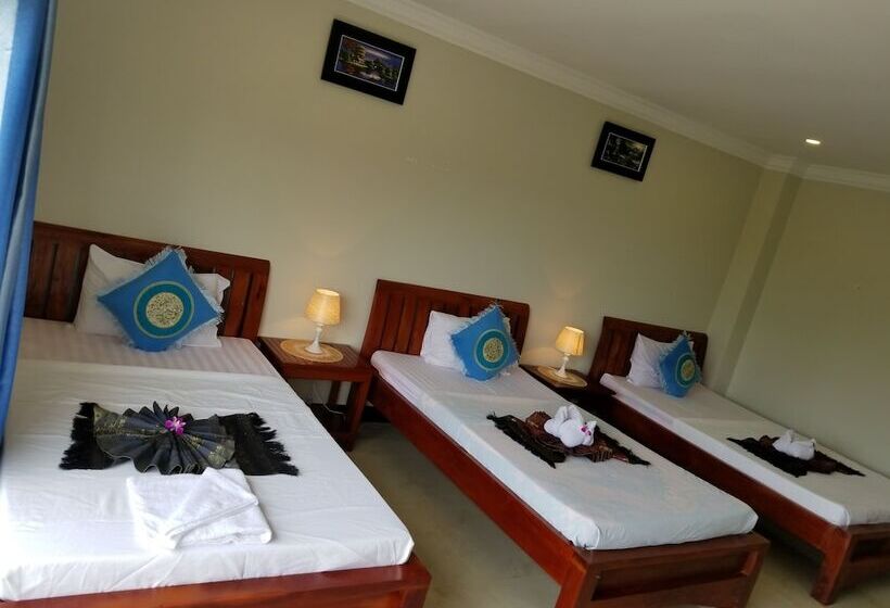 Blue Diamond Guest House   Hostel