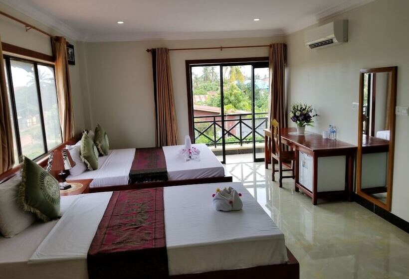 Blue Diamond Guest House   Hostel