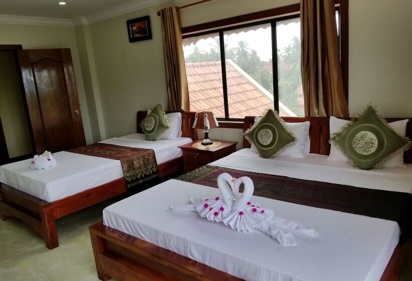 Blue Diamond Guest House   Hostel