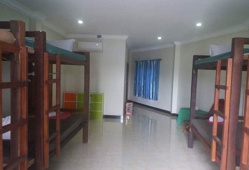 Blue Diamond Guest House   Hostel