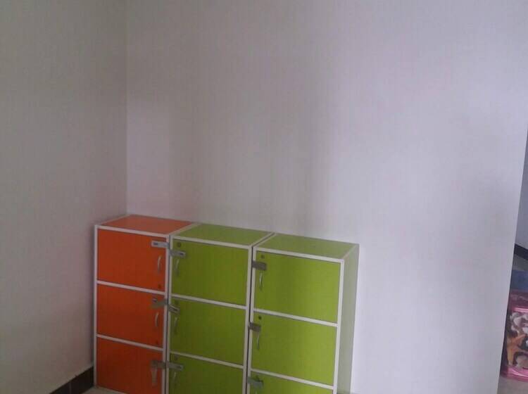 Blue Diamond Guest House   Hostel