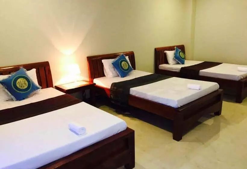 Blue Diamond Guest House   Hostel