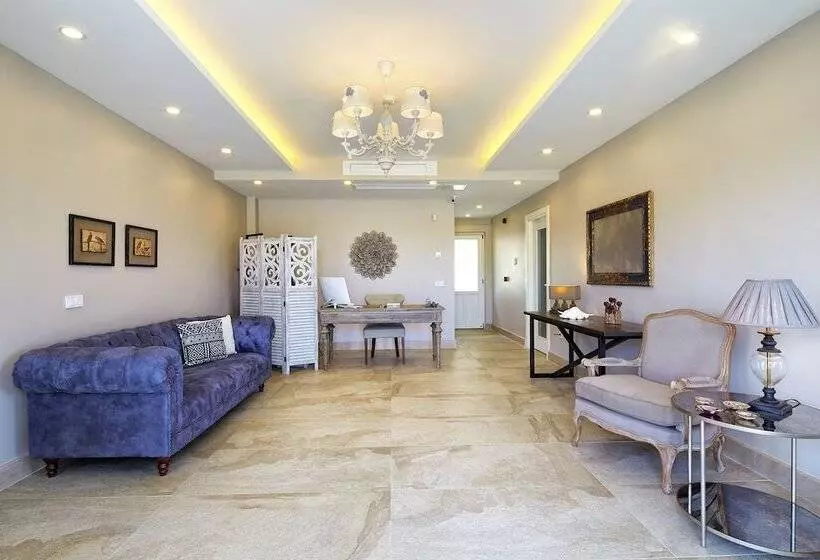 Eritrina Otel