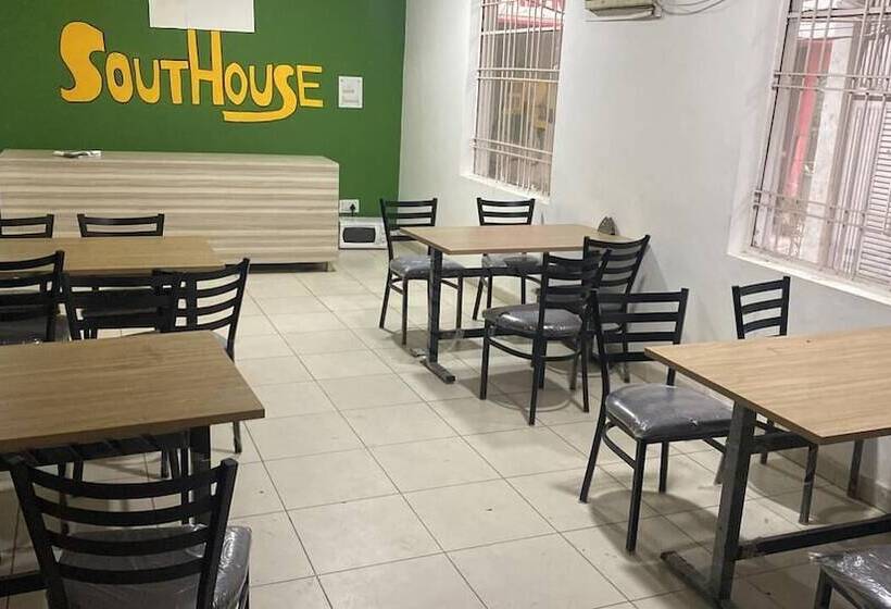 Airport Hotel Ashoka Palace