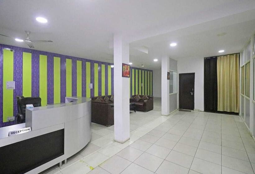 Airport Hotel Ashoka Palace