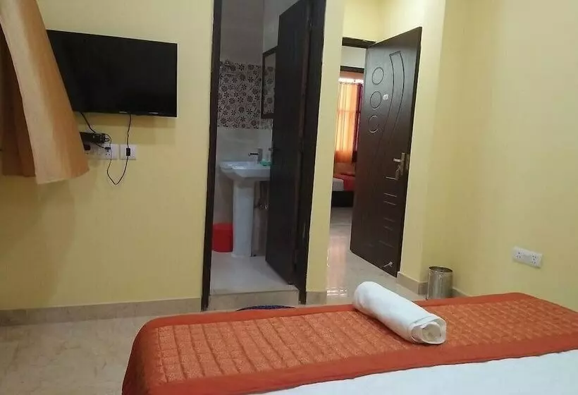 Airport Hotel Ashoka Palace