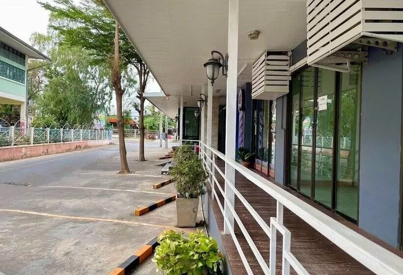هتل Chonlapruk Lakeside