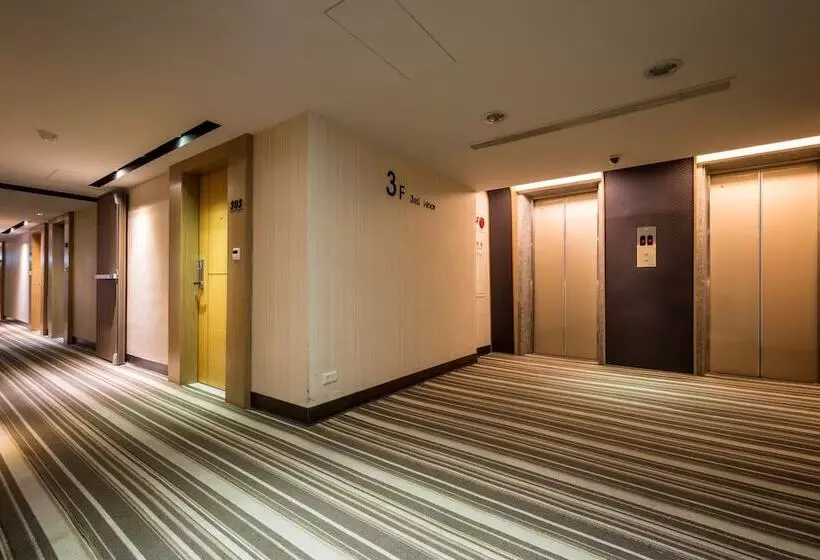 هتل Country Garden